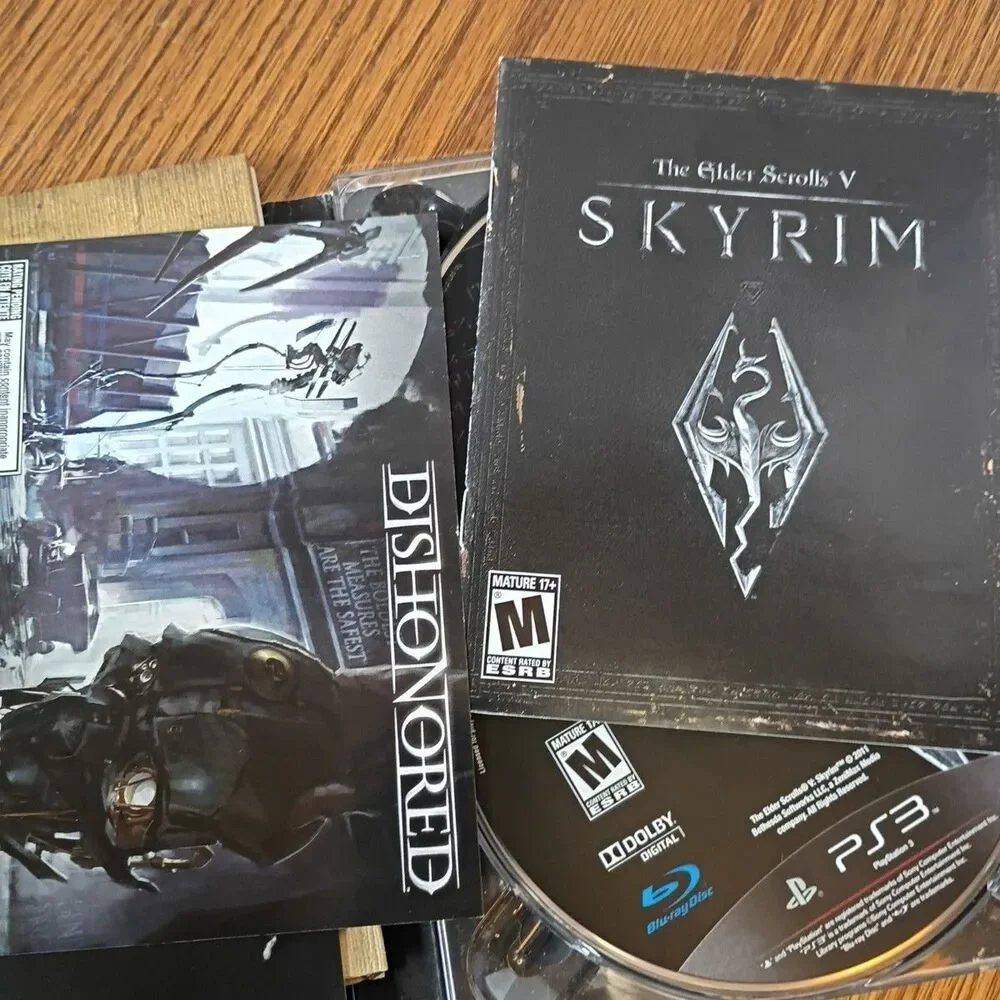Elder Scrolls V: Skyrim - PS3 Collector's Edition w/ Map and Manual